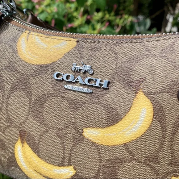 NWT COACH TERI SHOULDER BAG IN SIGNATURE CANVAS WITH BANANA PRINT (CR289) - Picture 3 of 12